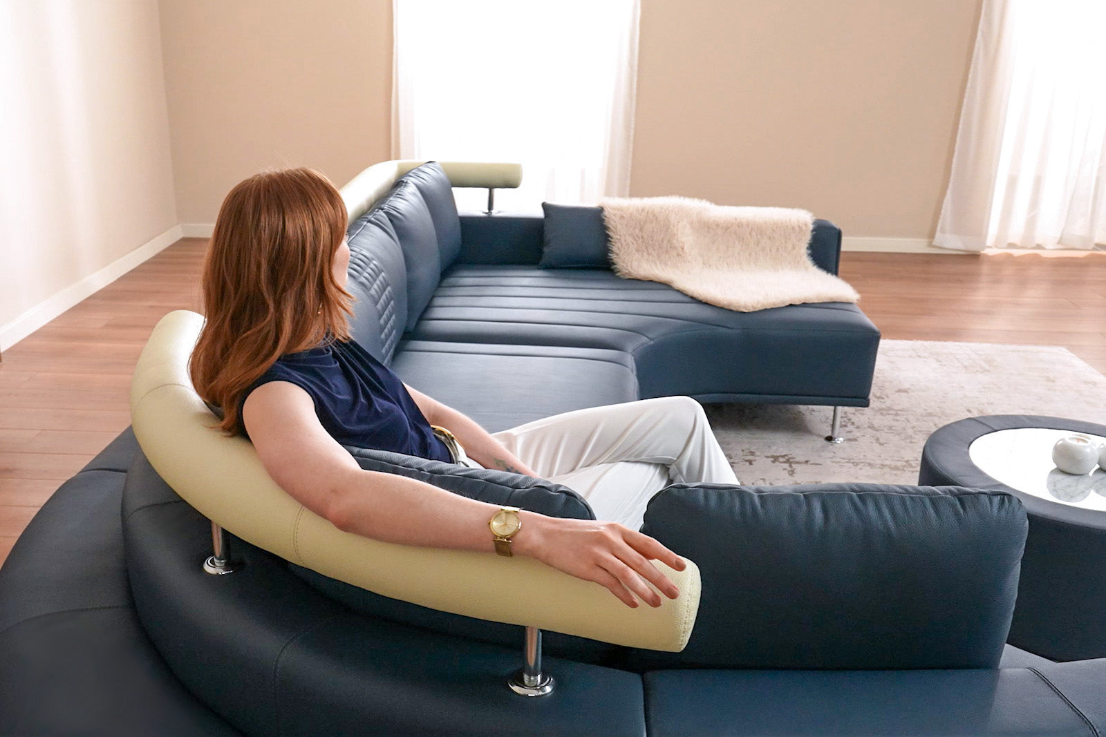Las Vegas Leather Curve Sectional