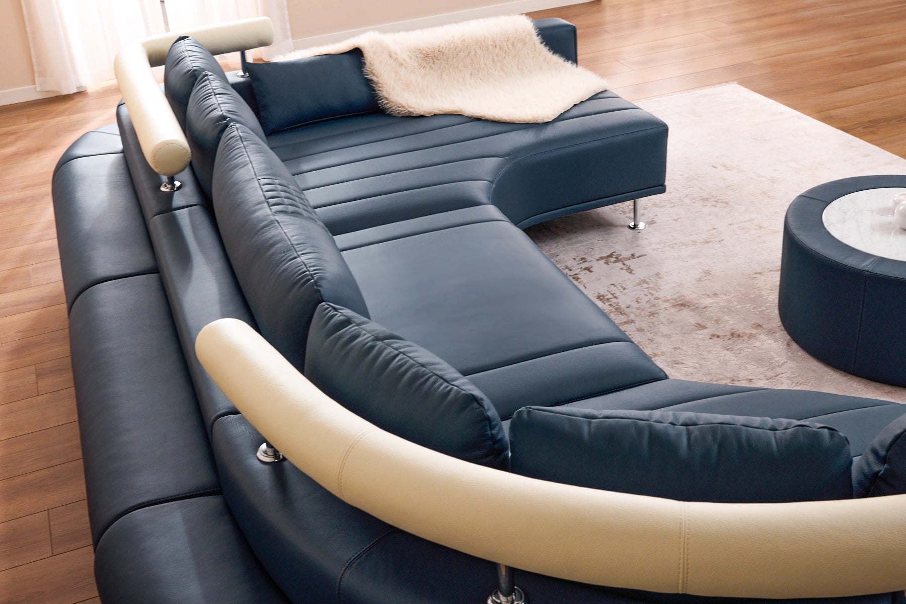 Las Vegas Leather Curve Sectional