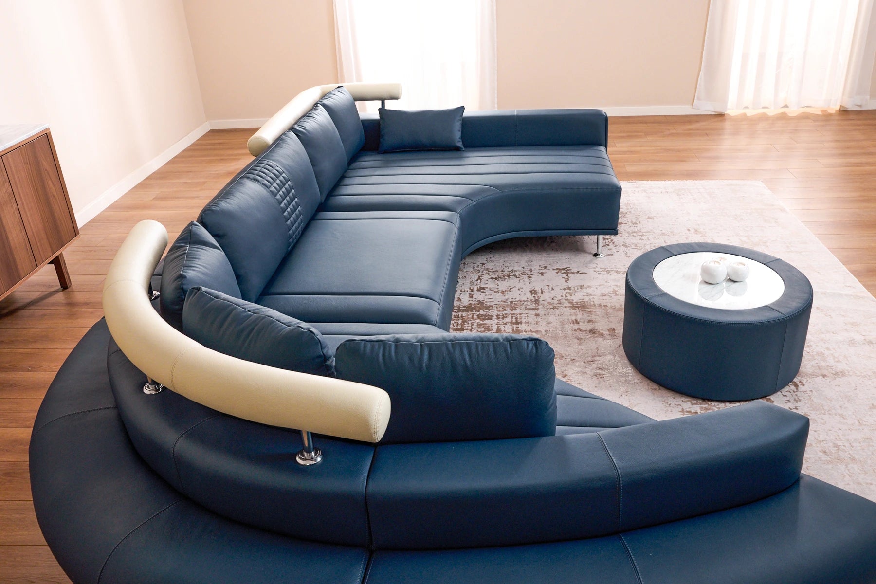 IN-STOCK Las Vegas Buffalo Full Leather Curve Sectional with table Como - UNBOXED